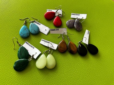 Ohrringe aus Naturstein